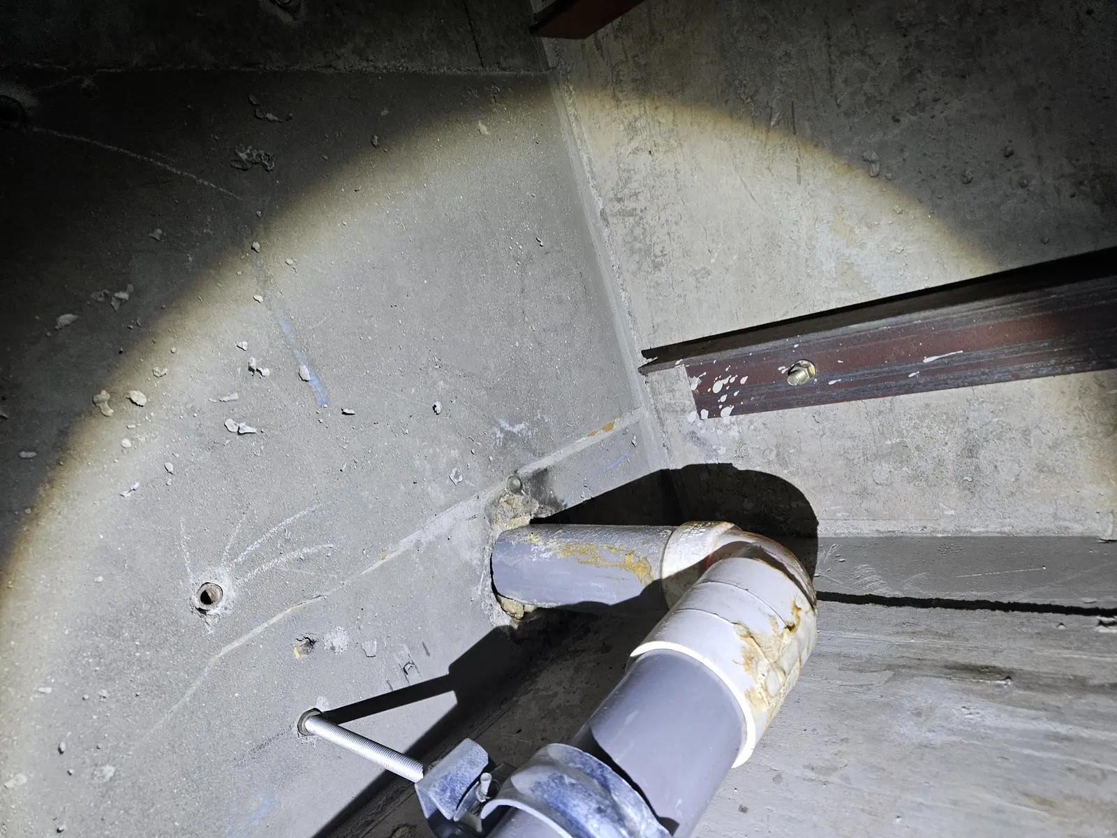 인천 연수구 하수구막힘 배수관 관통부 보강